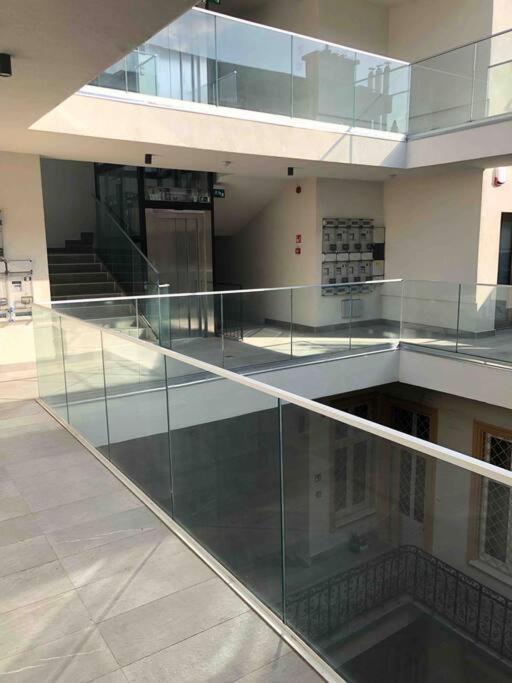 Luxury Cozy 2 Bdr Downtown Apt.7 บูดาเปสต์ ภายนอก รูปภาพ